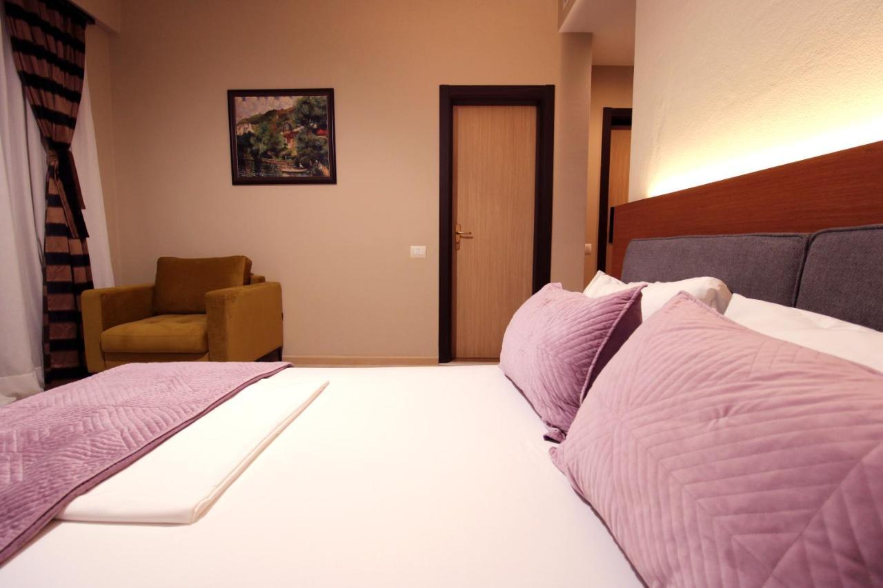 6 Milje Hotel Ksamil Extérieur photo